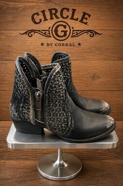 Circle G by Corral Q0001 Black Cutout Distressed Leather Boots Women’s 9